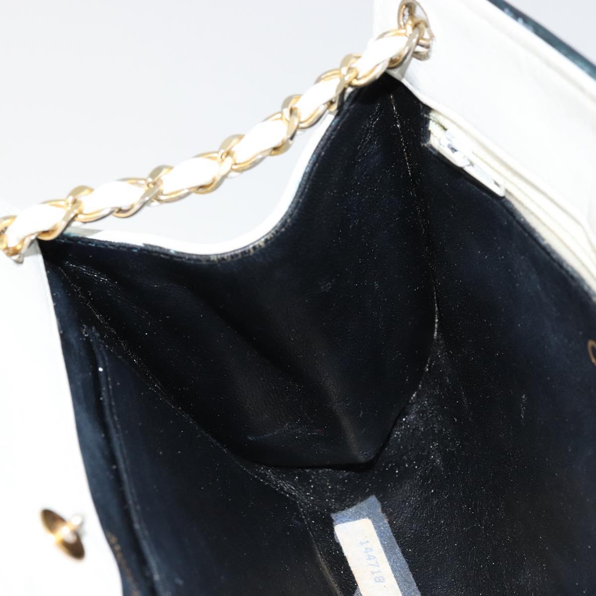 CHANEL Matelasse Chain Shoulder Bag Leather White Gold CC Auth 179186
