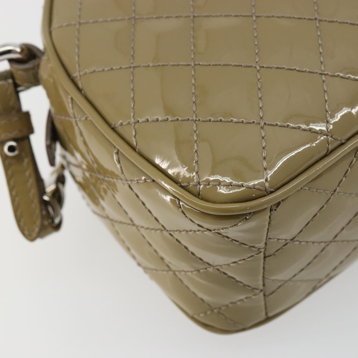 Salvatore Ferragamo Vala Chain Bag Patent leather Silver Beige Auth 179215A