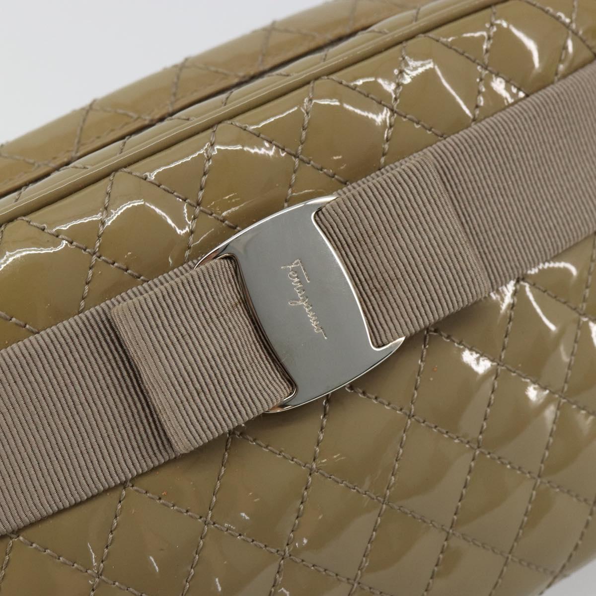 Salvatore Ferragamo Vala Chain Bag Patent leather Silver Beige Auth 179215A