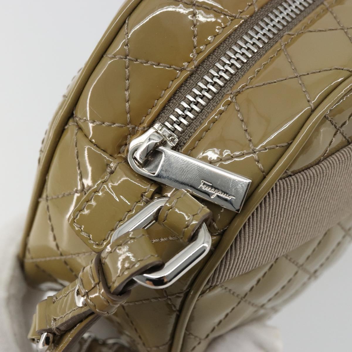Salvatore Ferragamo Vala Chain Bag Patent leather Silver Beige Auth 179215A