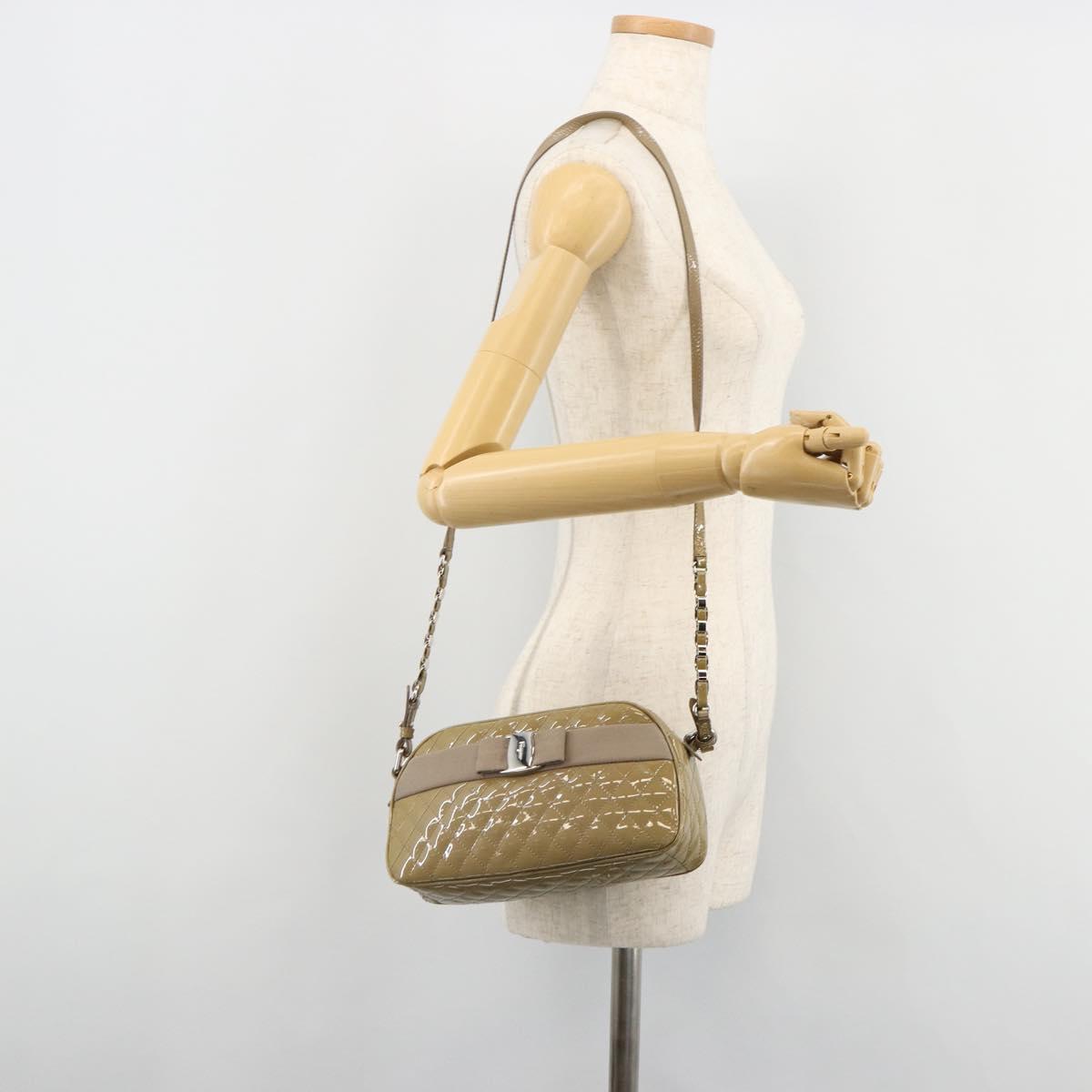 Salvatore Ferragamo Vala Chain Bag Patent leather Silver Beige Auth 179215A