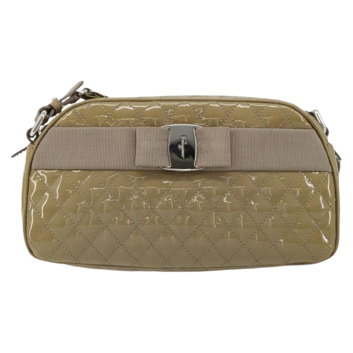 Salvatore Ferragamo Vala Chain Bag Patent leather Silver Beige Auth 179215A