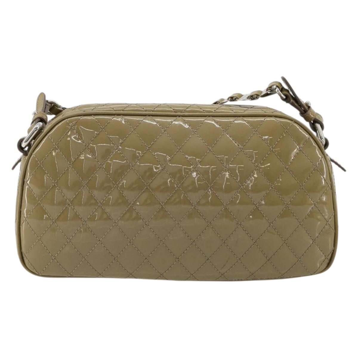 Salvatore Ferragamo Vala Chain Bag Patent leather Silver Beige Auth 179215A