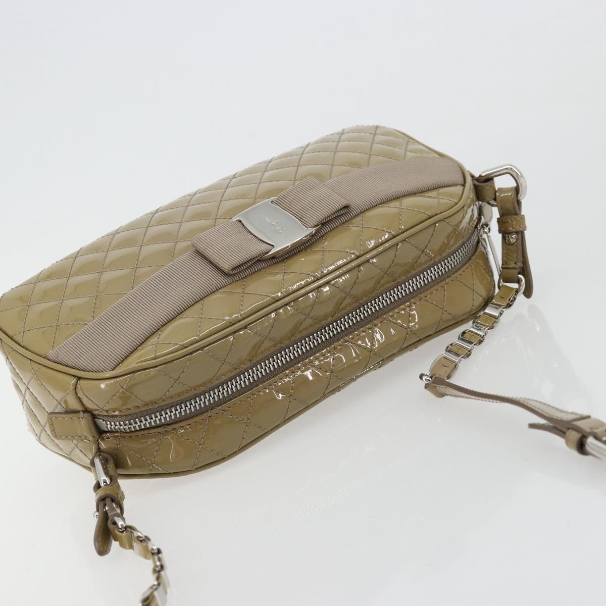 Salvatore Ferragamo Vala Chain Bag Patent leather Silver Beige Auth 179215A