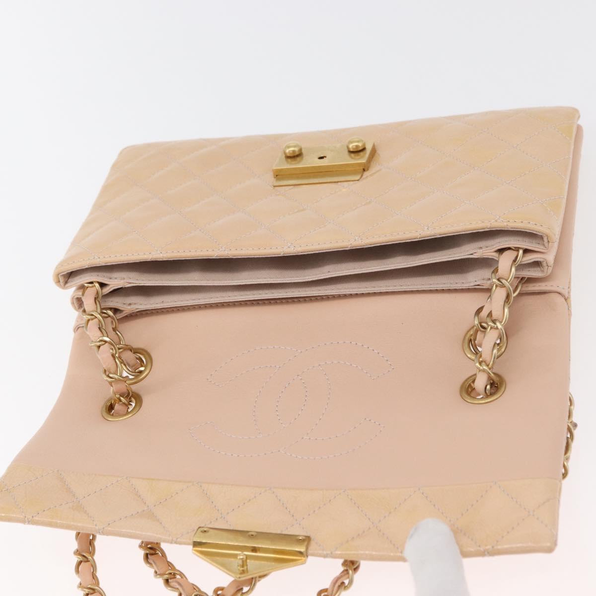 CHANEL Matelasse Chain Shoulder Bag Patent leather Beige Gold CC Auth 179868A