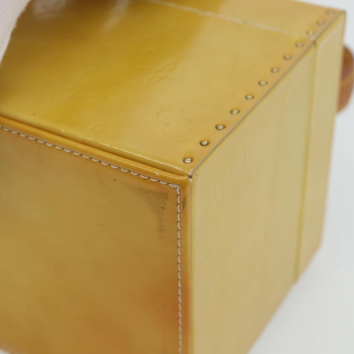 LOUIS VUITTON Monogram Vernis Bleecker Cosmetic Pouch Beige M91002 Auth 180424