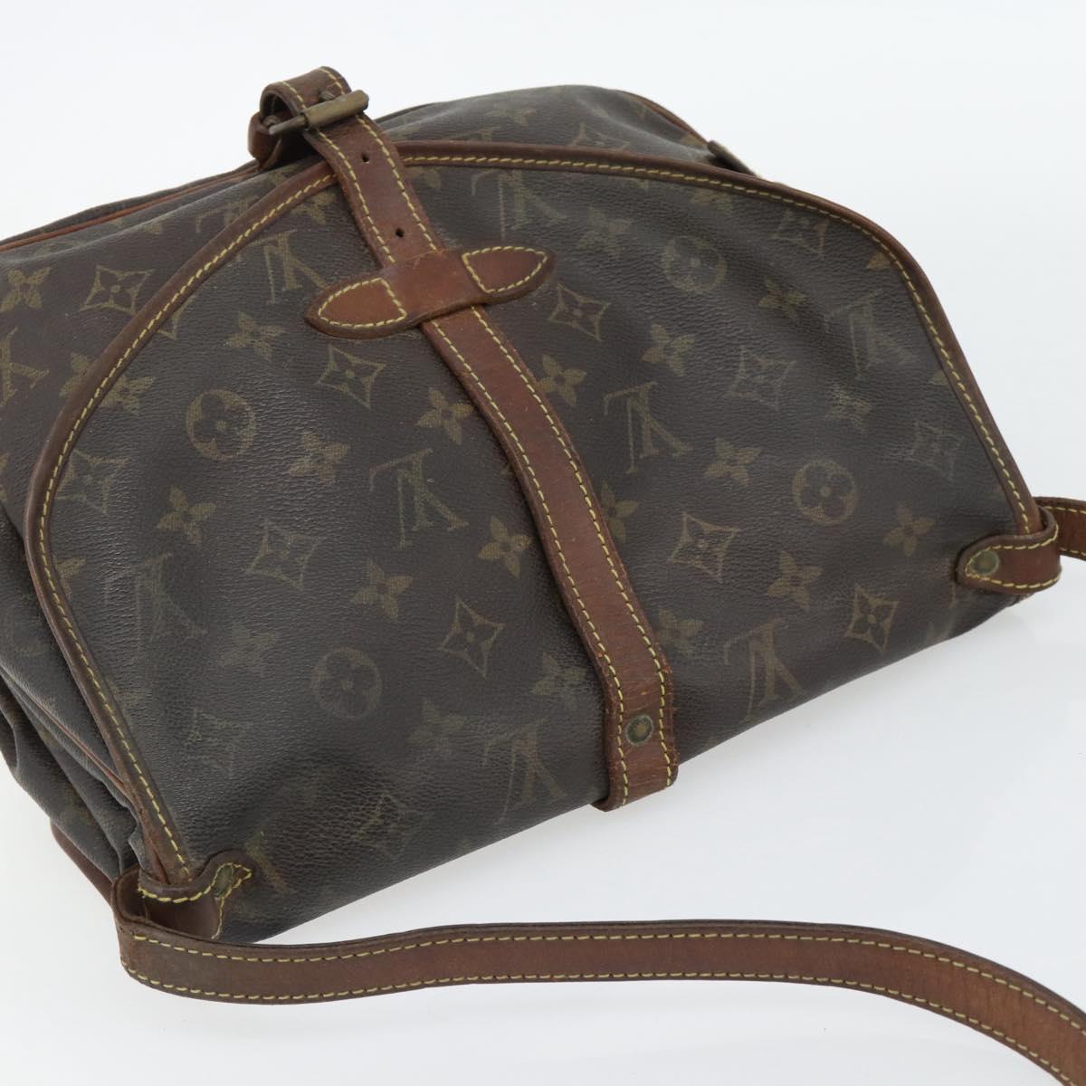 LOUIS VUITTON Monogram Saumur 30 Shoulder Bag M42256 LV Auth 180794