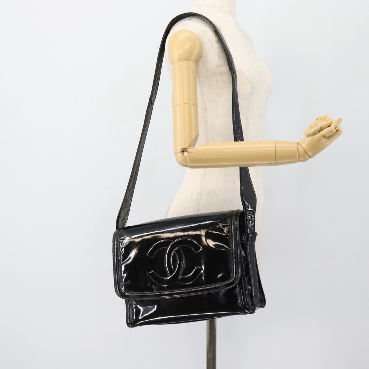 CHANEL Shoulder Bag Patent leather Black Gold CC Auth 180857