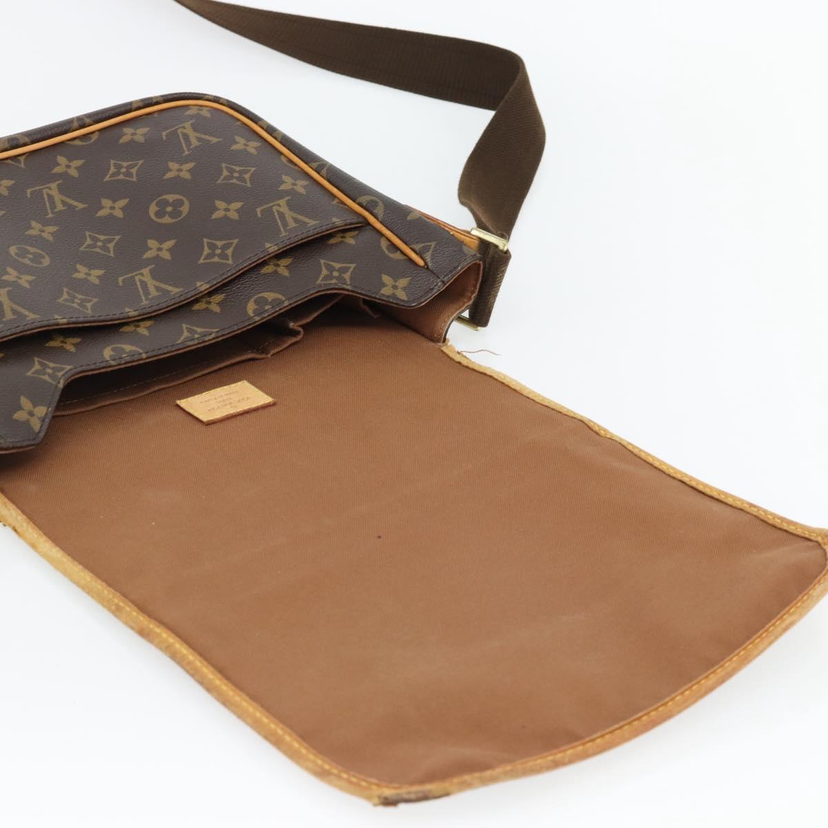 LOUIS VUITTON Monogram Messenger Bosphore PM Shoulder Bag M40106 LV Auth 180881
