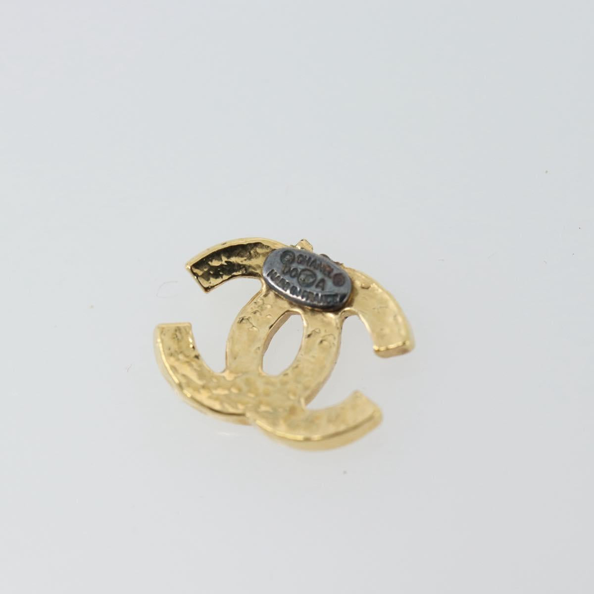 CHANEL Pierce metal Gold Tone CC Auth 180938