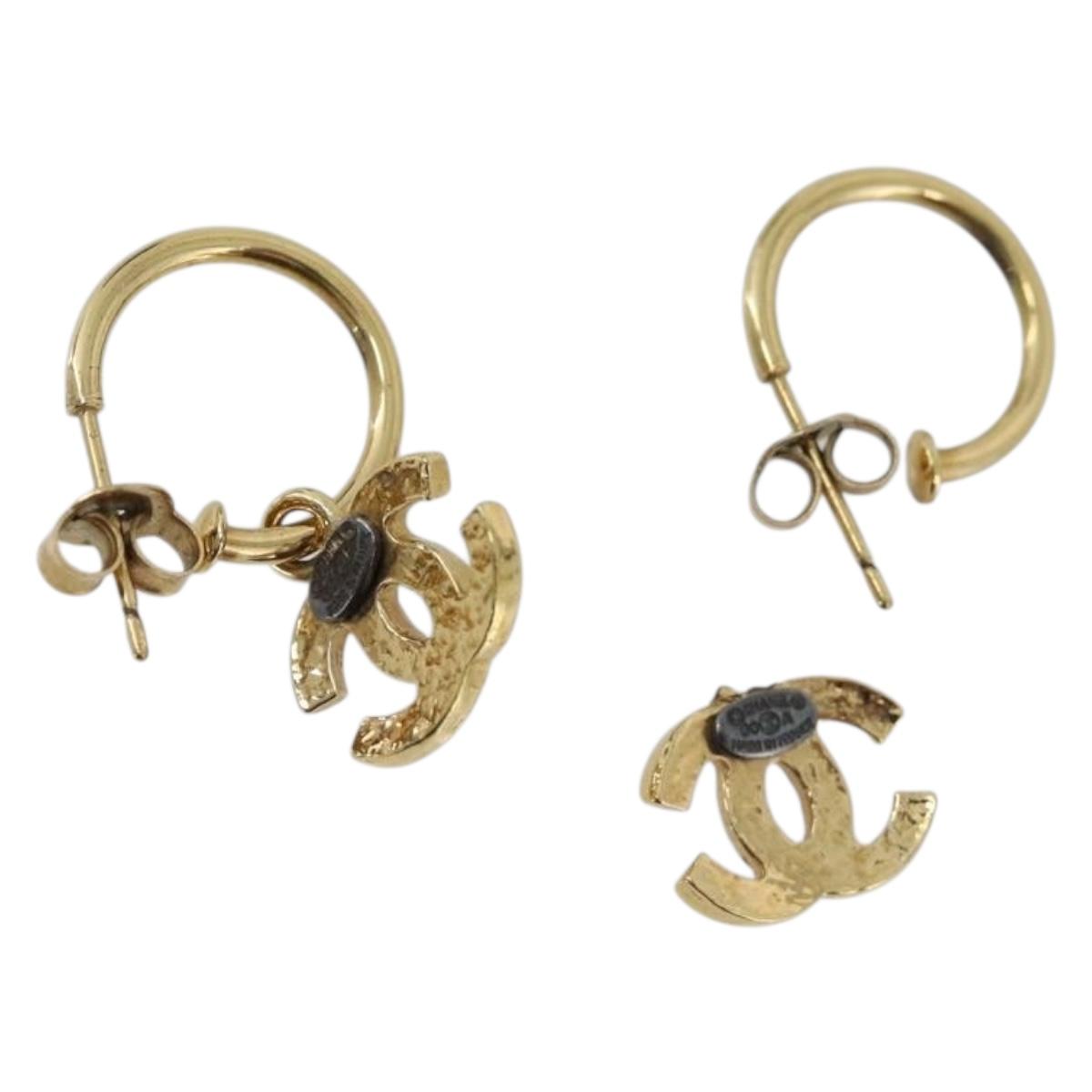 CHANEL Pierce metal Gold Tone CC Auth 180938