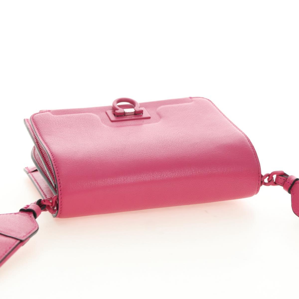 Salvatore Ferragamo Gancini Shoulder Bag Leather Pink Silver Auth 181622V