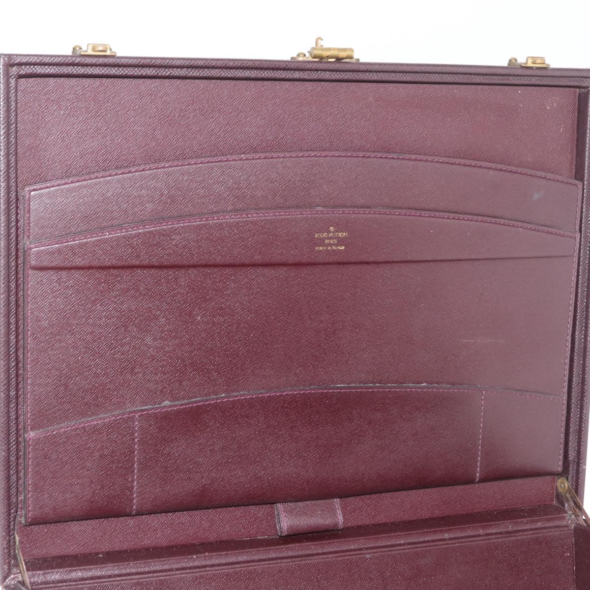 LOUIS VUITTON Taiga President Briefcase Acajou M30006 LV Auth 181846