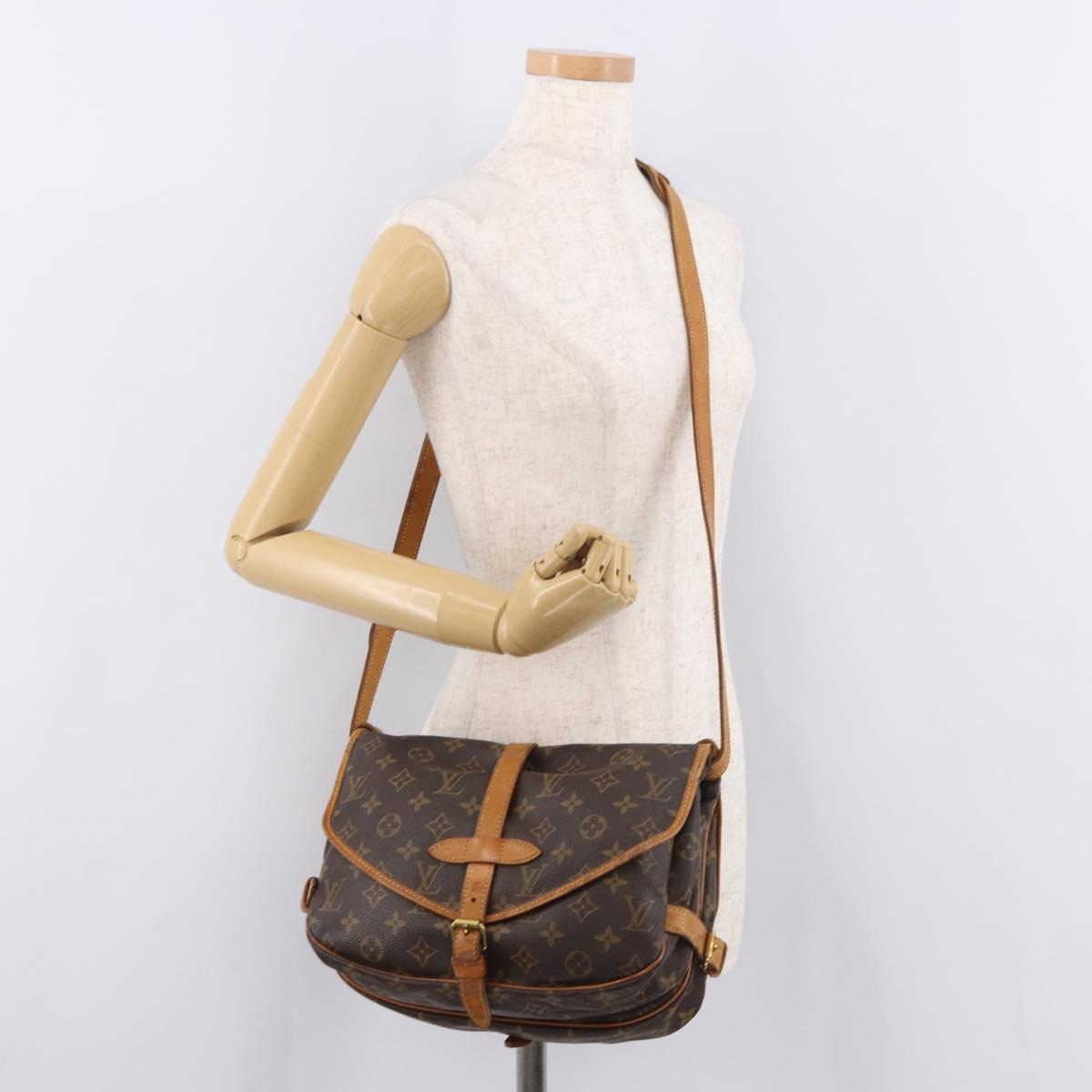 LOUIS VUITTON Monogram Saumur 30 Shoulder Bag M42256 LV Auth 182909A