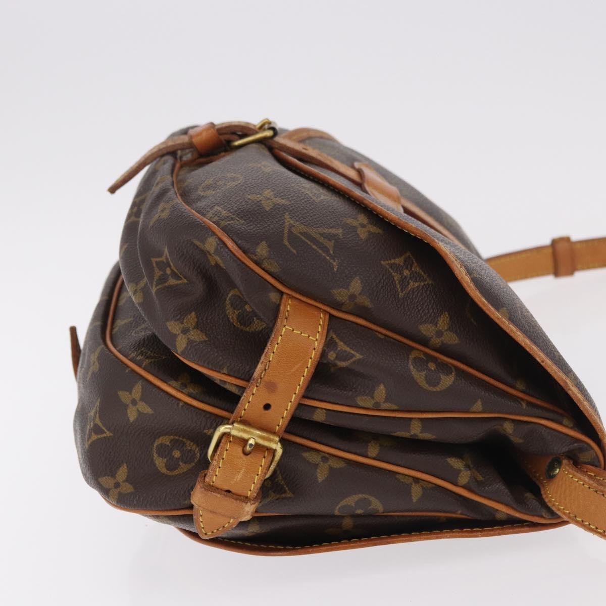 LOUIS VUITTON Monogram Saumur 30 Shoulder Bag M42256 LV Auth 182909A