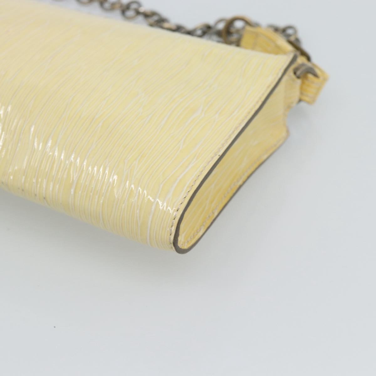 Salvatore Ferragamo Vala Chain Shoulder Bag Patent leather Ivory Auth 182995A