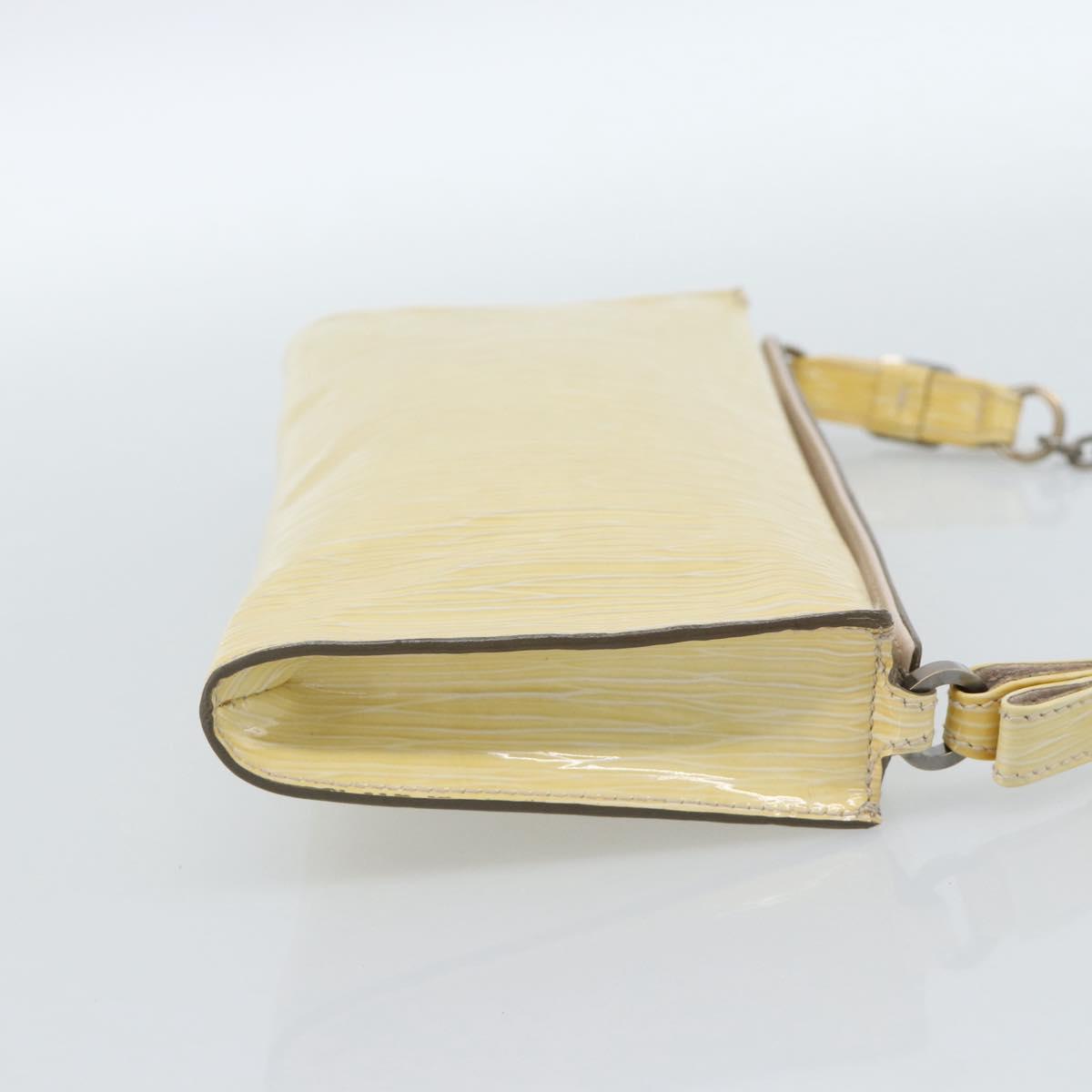 Salvatore Ferragamo Vala Chain Shoulder Bag Patent leather Ivory Auth 182995A