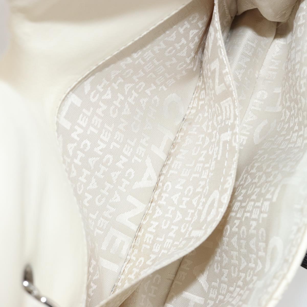 CHANEL Matelasse Chain Shoulder Bag Leather White Silver CC Auth 183793V