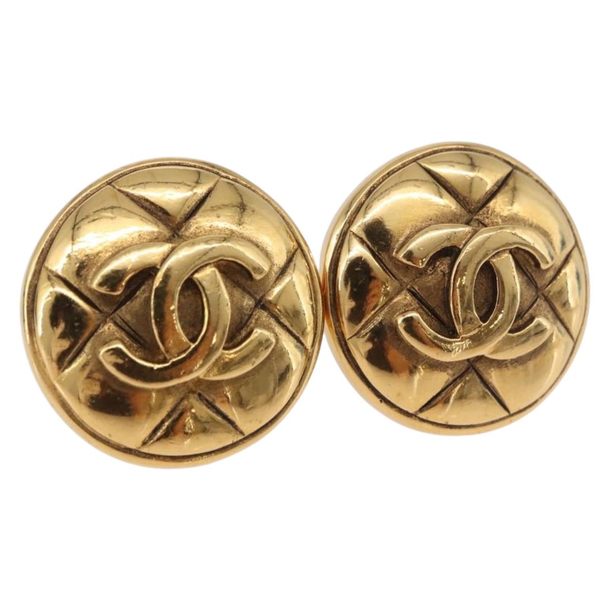 CHANEL Earring metal Gold Tone CC Auth 184007V