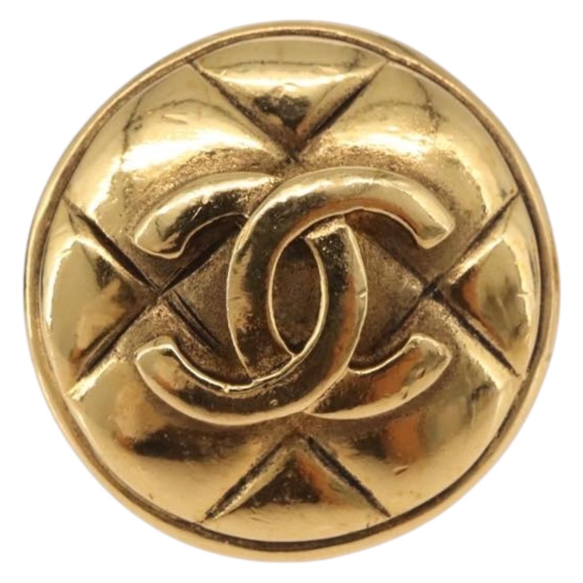 CHANEL Earring metal Gold Tone CC Auth 184007V