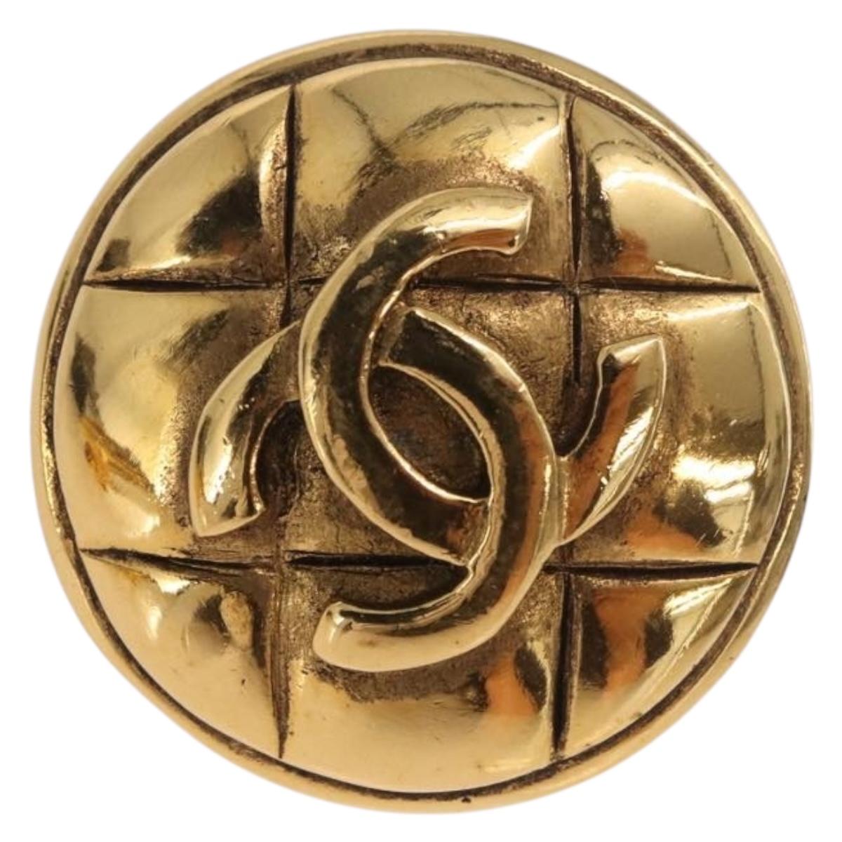 CHANEL Earring metal Gold Tone CC Auth 184007V