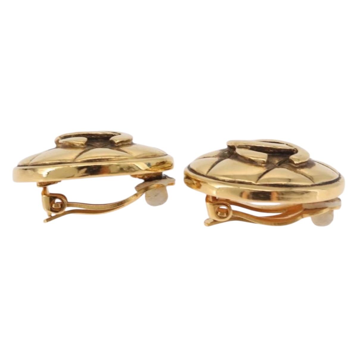 CHANEL Earring metal Gold Tone CC Auth 184007V
