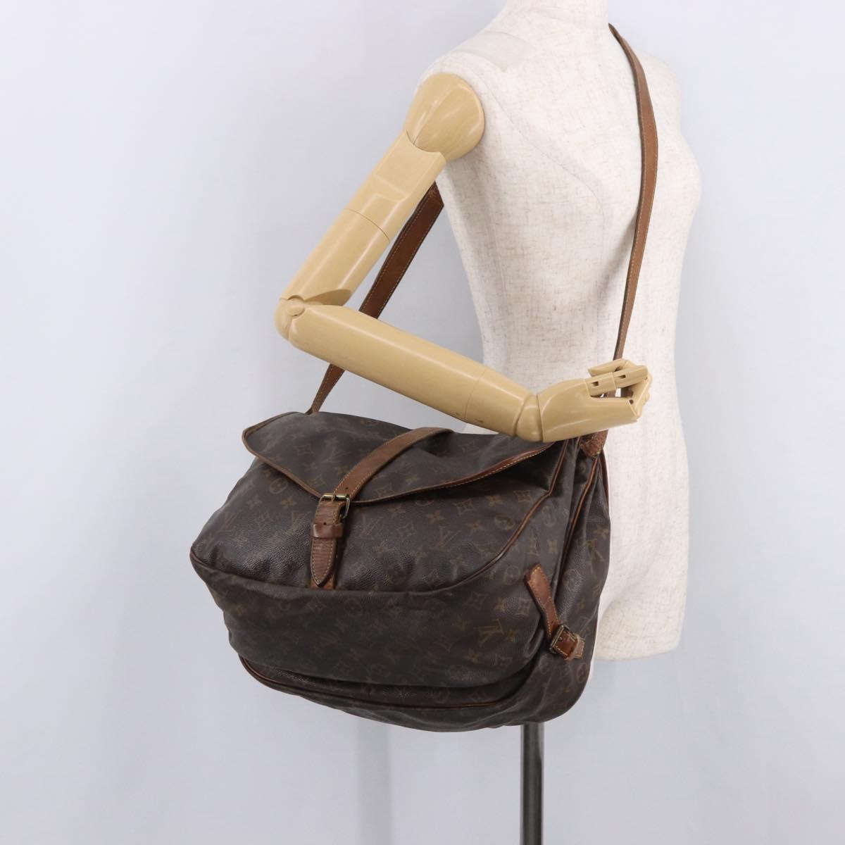 LOUIS VUITTON Monogram Saumur 35 Shoulder Bag M42254 LV Auth 184676