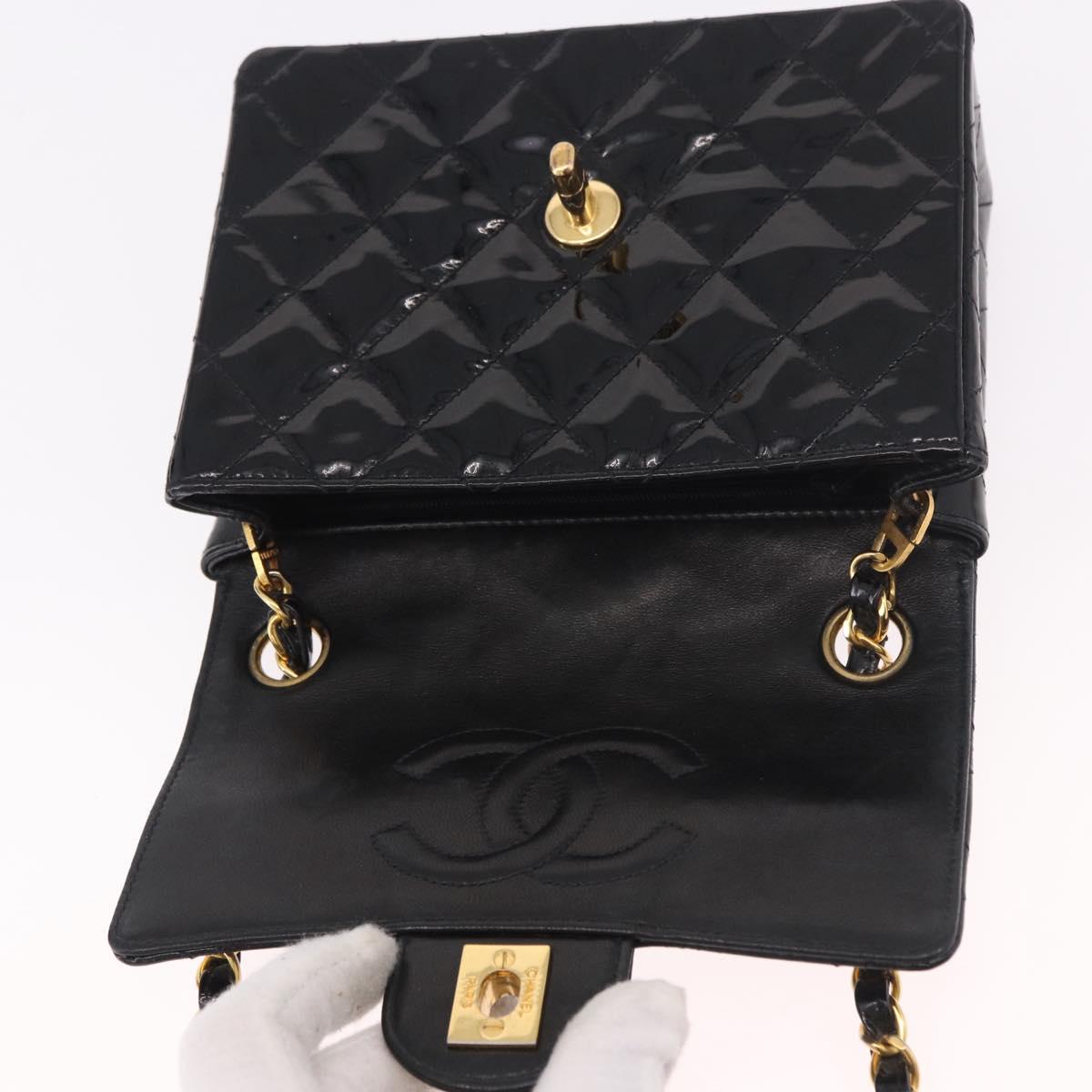 CHANEL Mini Matelasse 17 Chain Bag Patent leather Black Gold CC Auth 184825V