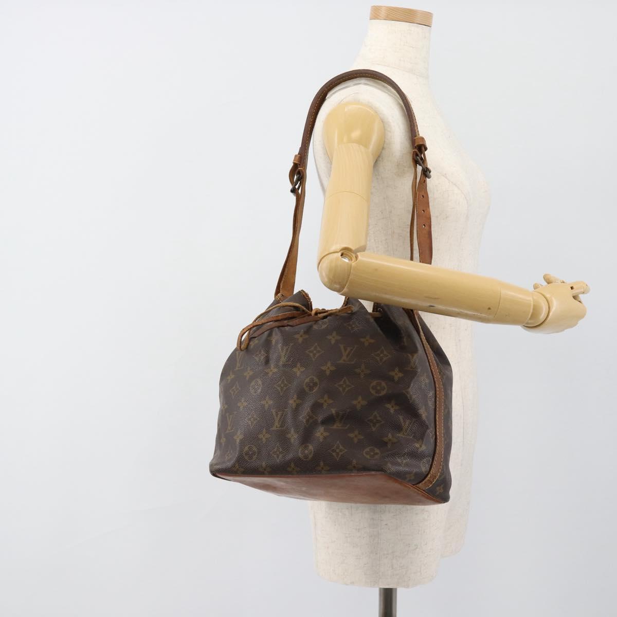 LOUIS VUITTON Monogram Petit Noe Shoulder Bag M42226 LV Auth 184951