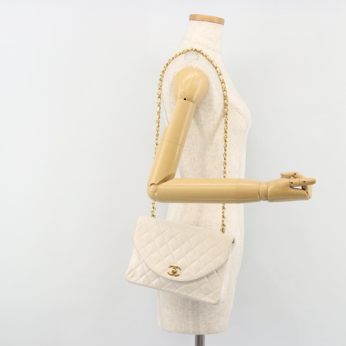 CHANEL Matelasse Chain Shoulder Bag Leather White Gold CC Auth 185193A