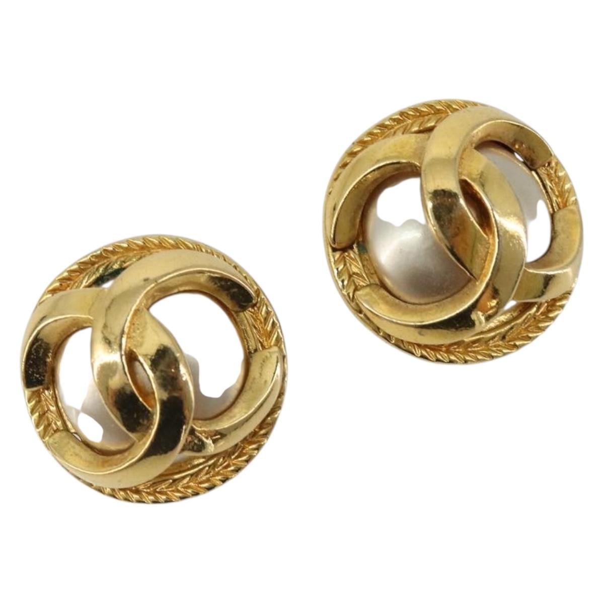 CHANEL Earring metal Gold Tone CC Auth 185222V
