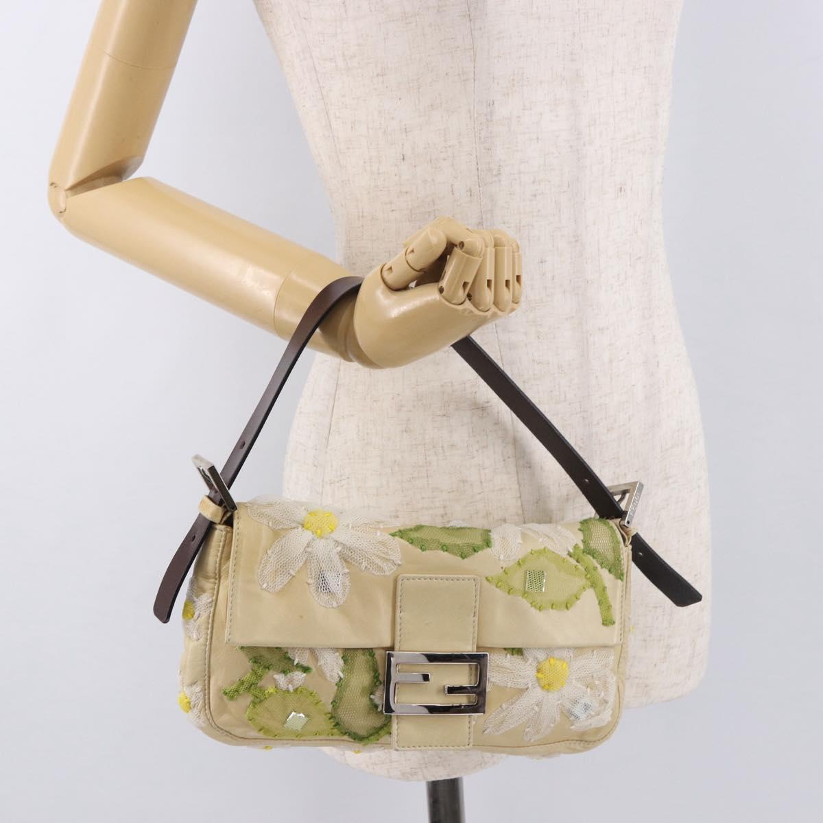 FENDI Mamma Baguette Shoulder Bag Leather Beige Silver Auth 185433SAV