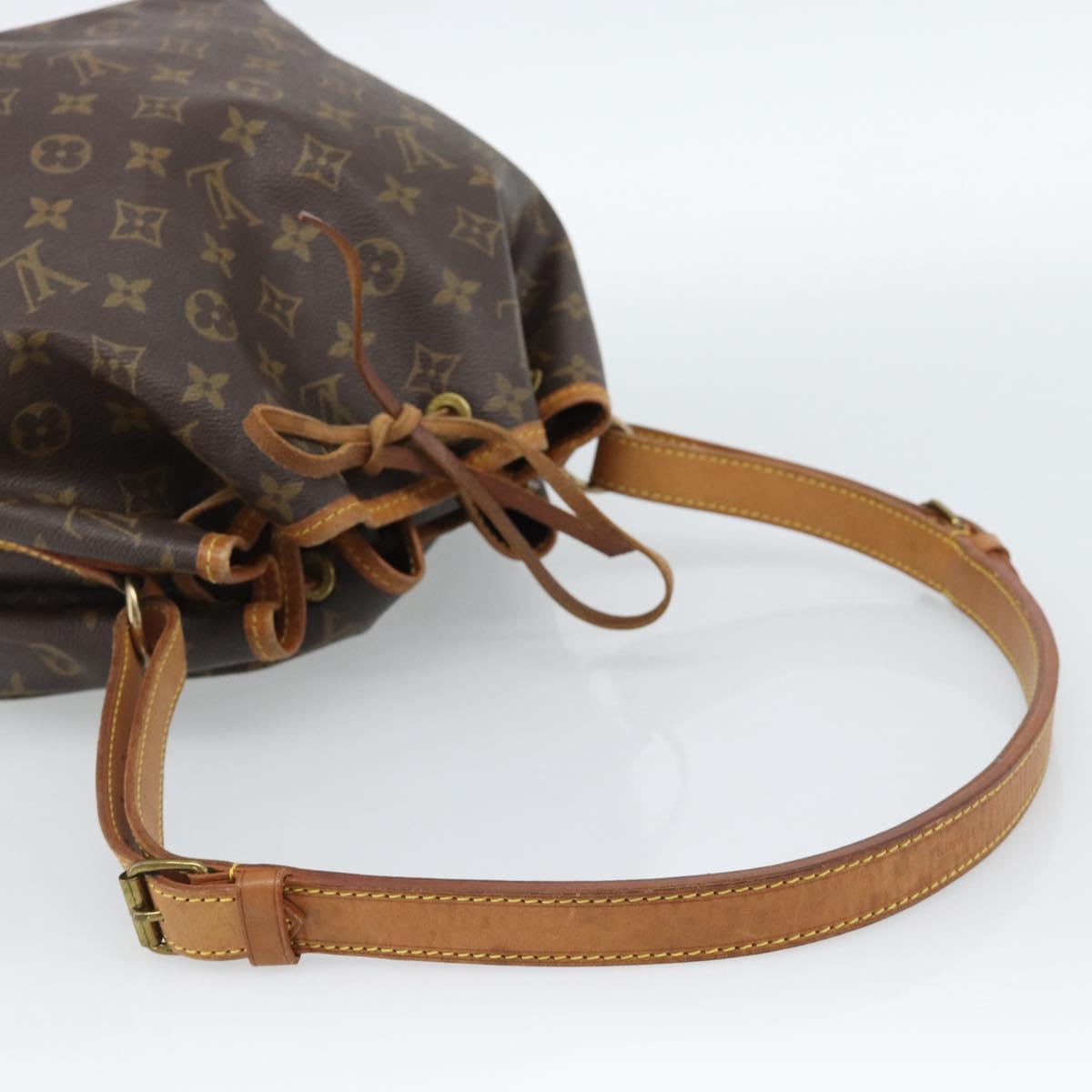 LOUIS VUITTON Monogram Petit Noe Shoulder Bag M42226 LV Auth 185637