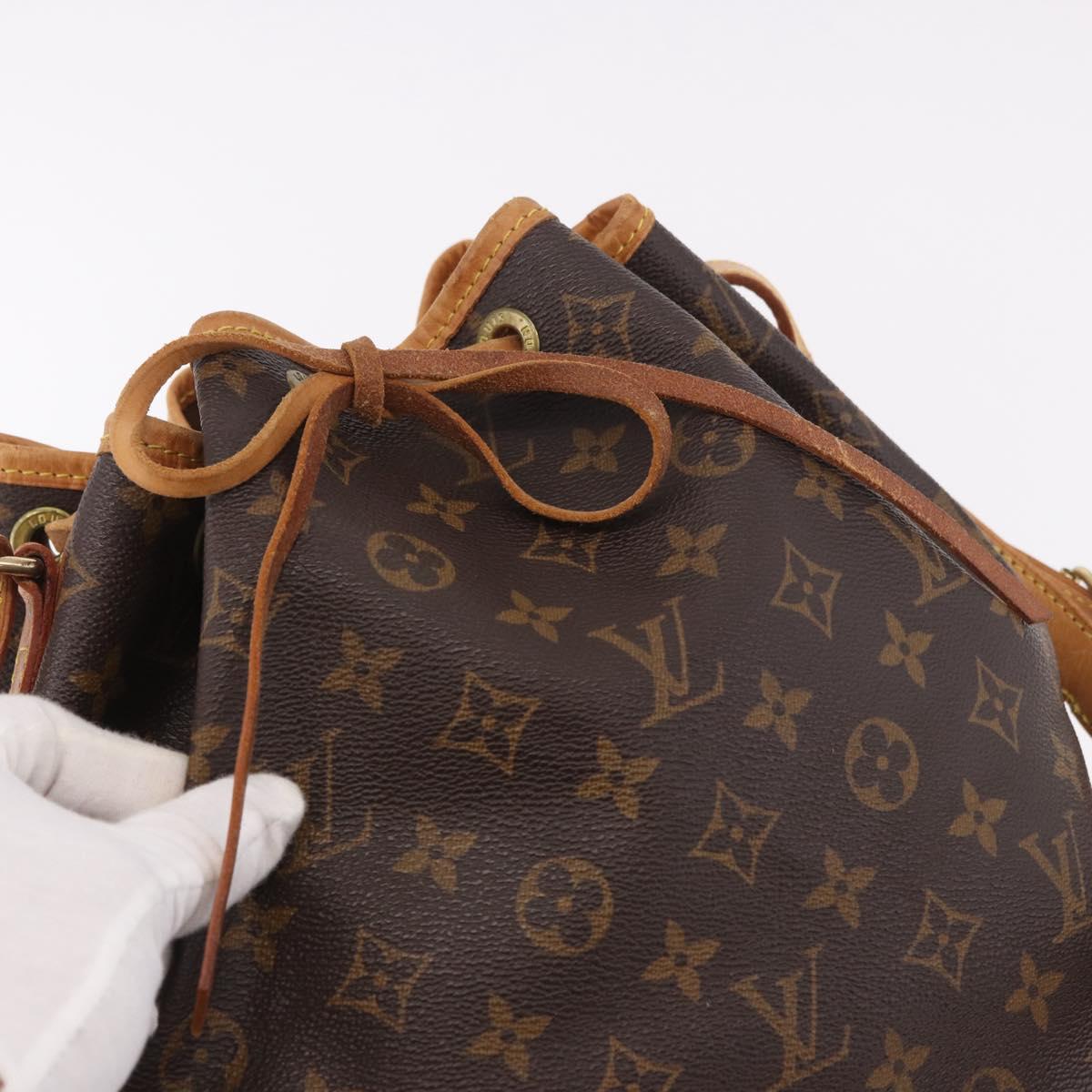 LOUIS VUITTON Monogram Petit Noe Shoulder Bag M42226 LV Auth 185710A