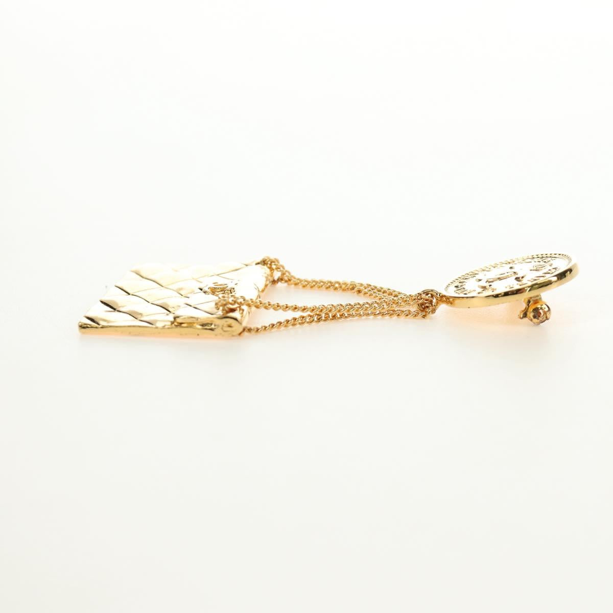 CHANEL Brooch metal Gold CC Auth 185856M