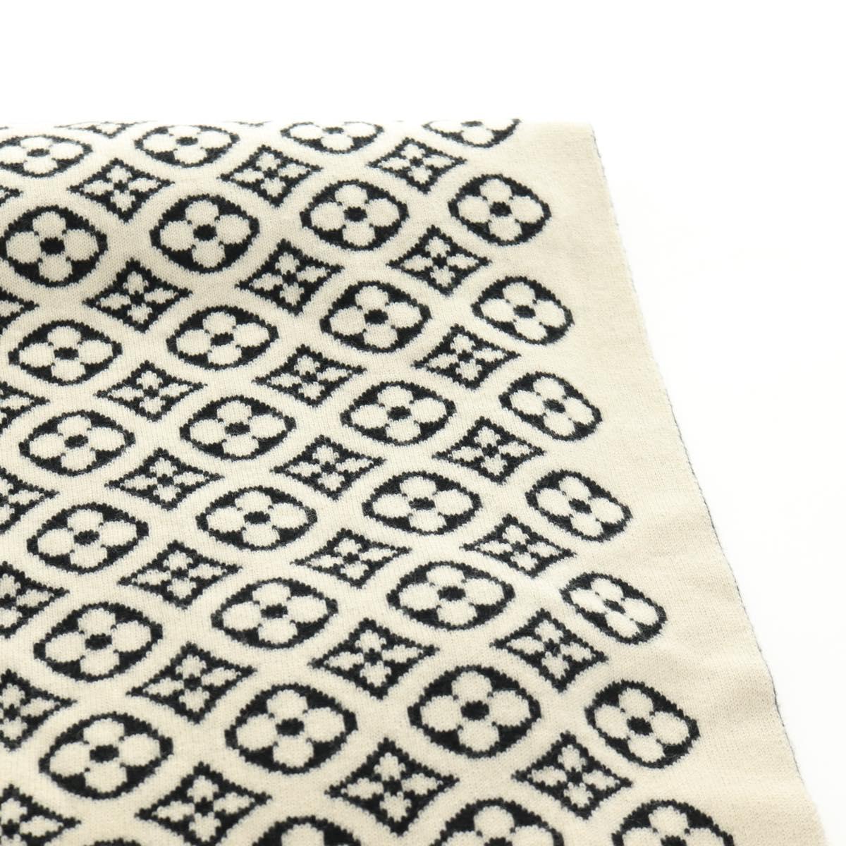 LOUIS VUITTON Echarpsky Scarf Cashmere Black White LV Auth 186209M