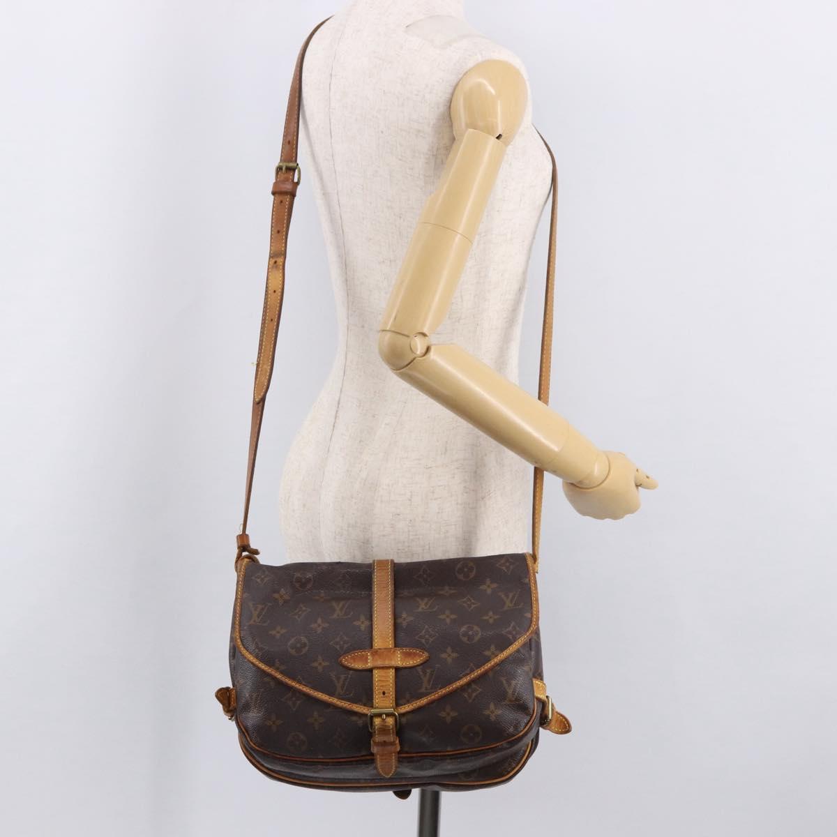 LOUIS VUITTON Monogram Saumur 30 Shoulder Bag M42256 LV Auth 186859