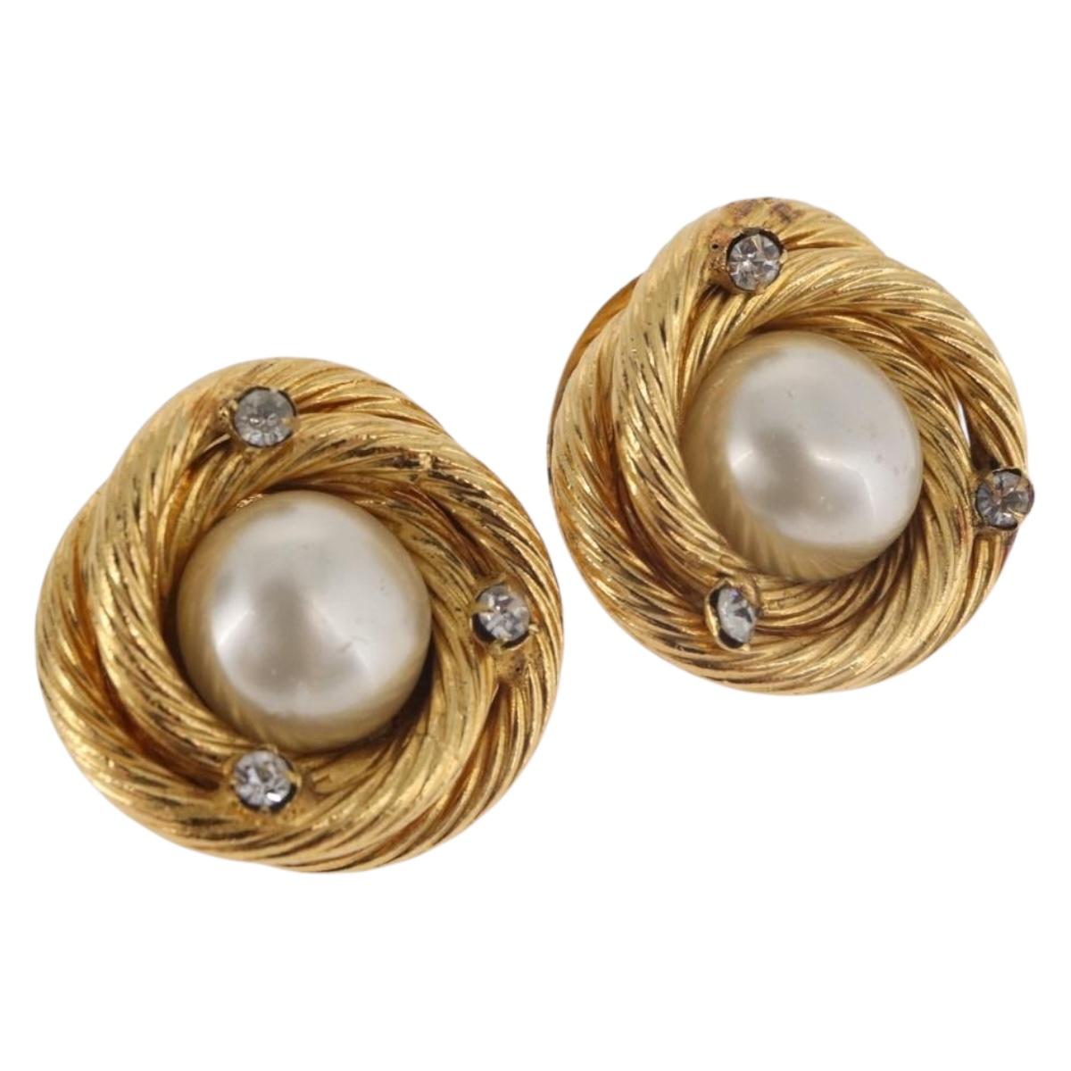 CHANEL Pearl Earring Metal Gold White CC Auth 186929