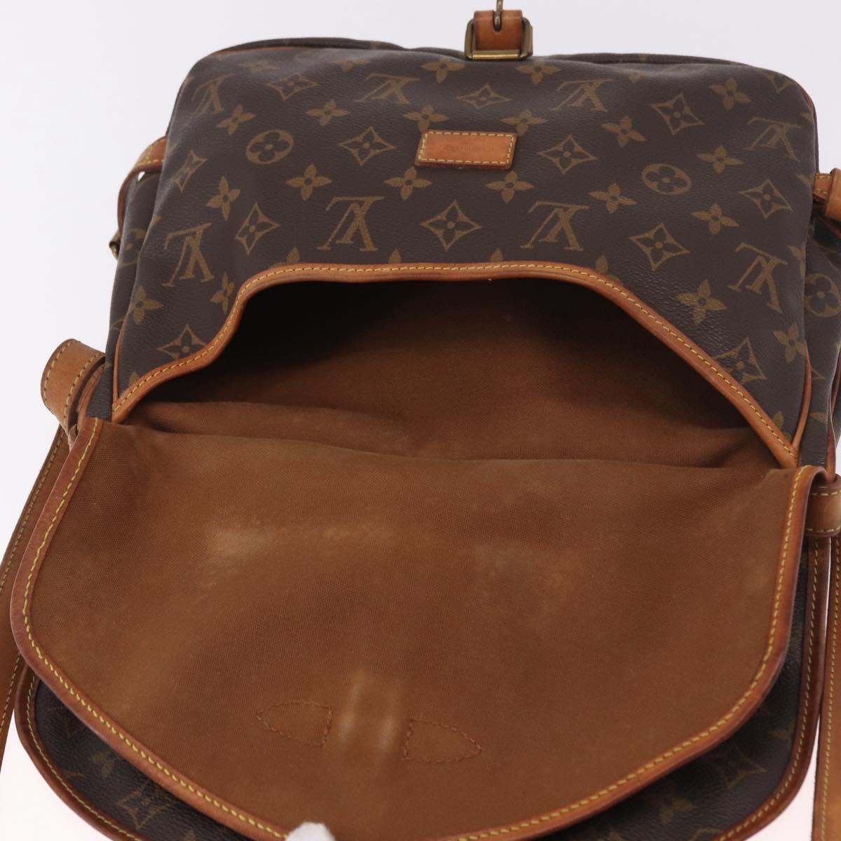 LOUIS VUITTON Monogram Saumur 30 Shoulder Bag M42256 LV Auth 187014