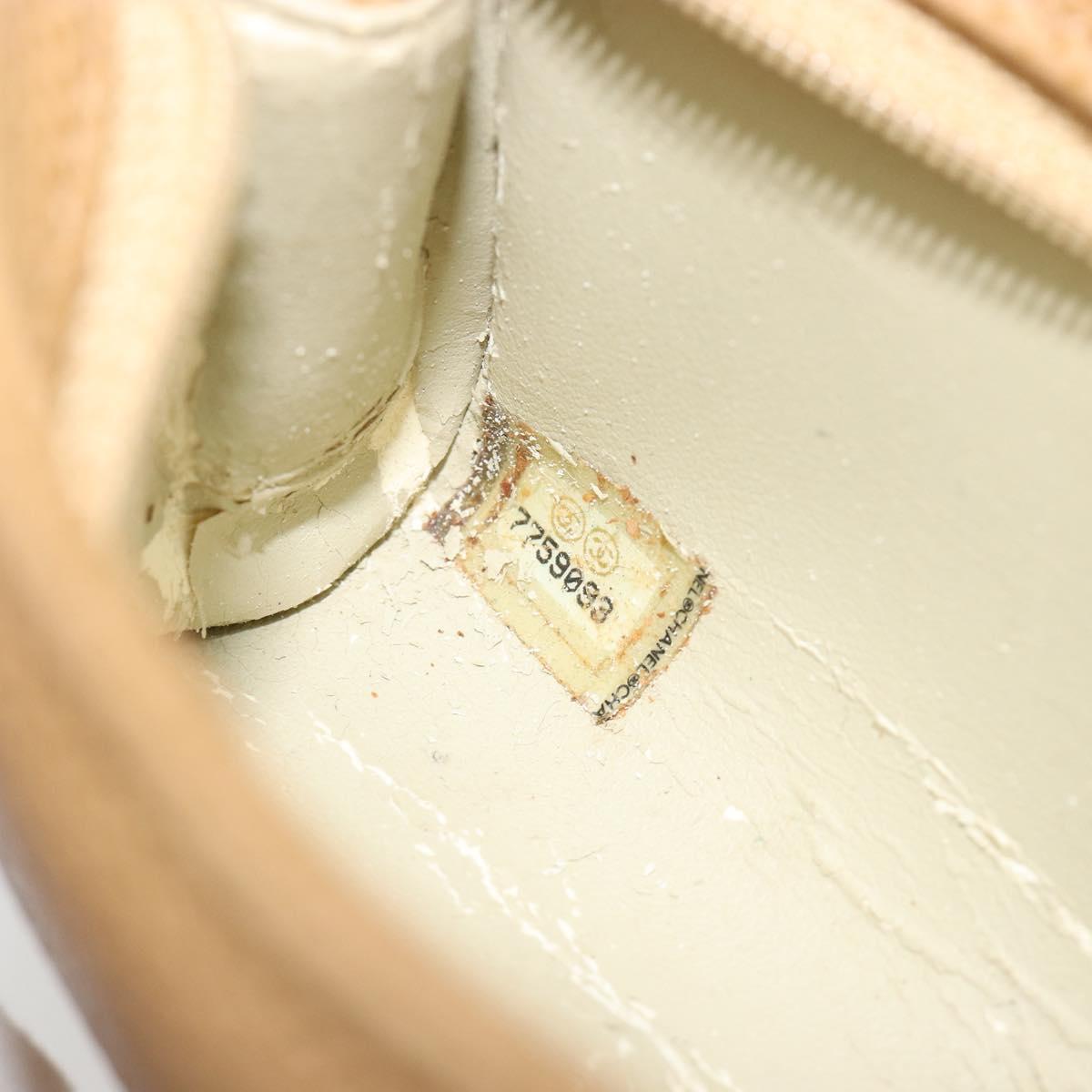 CHANEL Pouch Caviar Skin Beige Gold CC Auth 187168