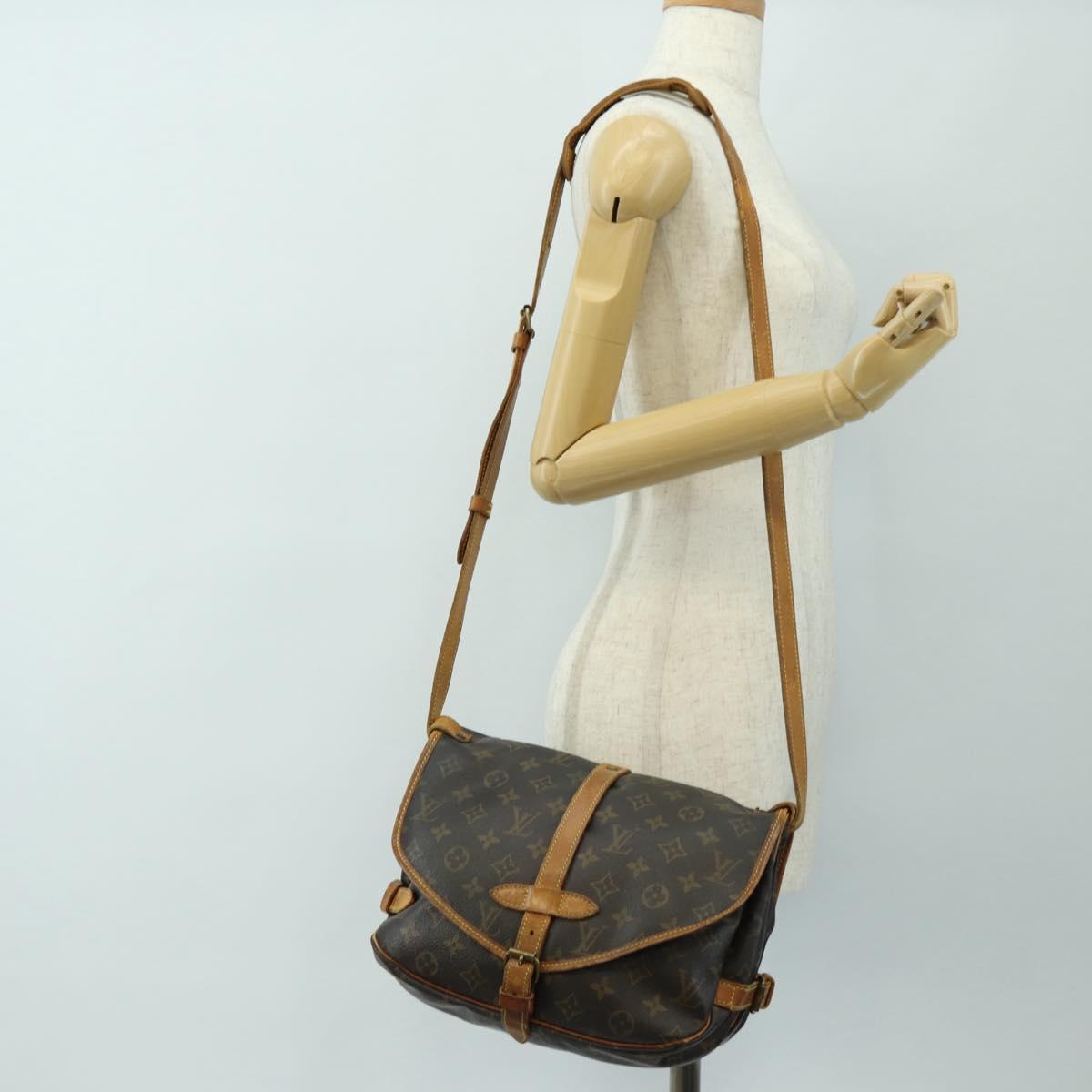 LOUIS VUITTON Monogram Saumur 30 Shoulder Bag M42256 LV Auth 187218