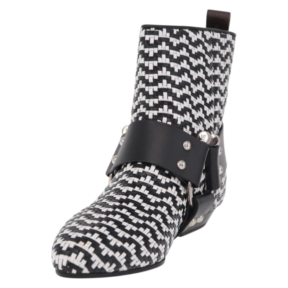 LOUIS VUITTON Baroque Line Ankle Boots Leather Black LV Auth 187687M