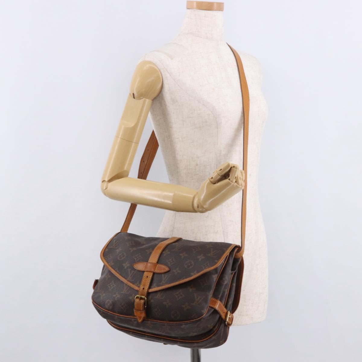 LOUIS VUITTON Monogram Saumur 30 Shoulder Bag M42256 LV Auth 188083A