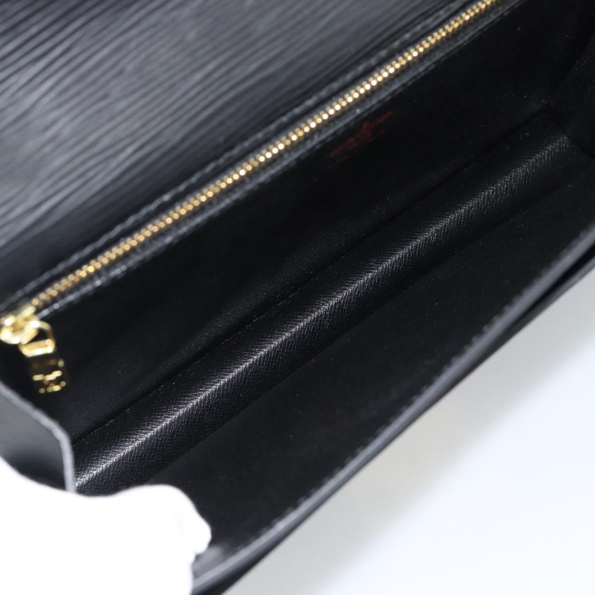 LOUIS VUITTON Epi Serie Dragonne Clutch Bag Black Noir M52612 LV Auth 188343A