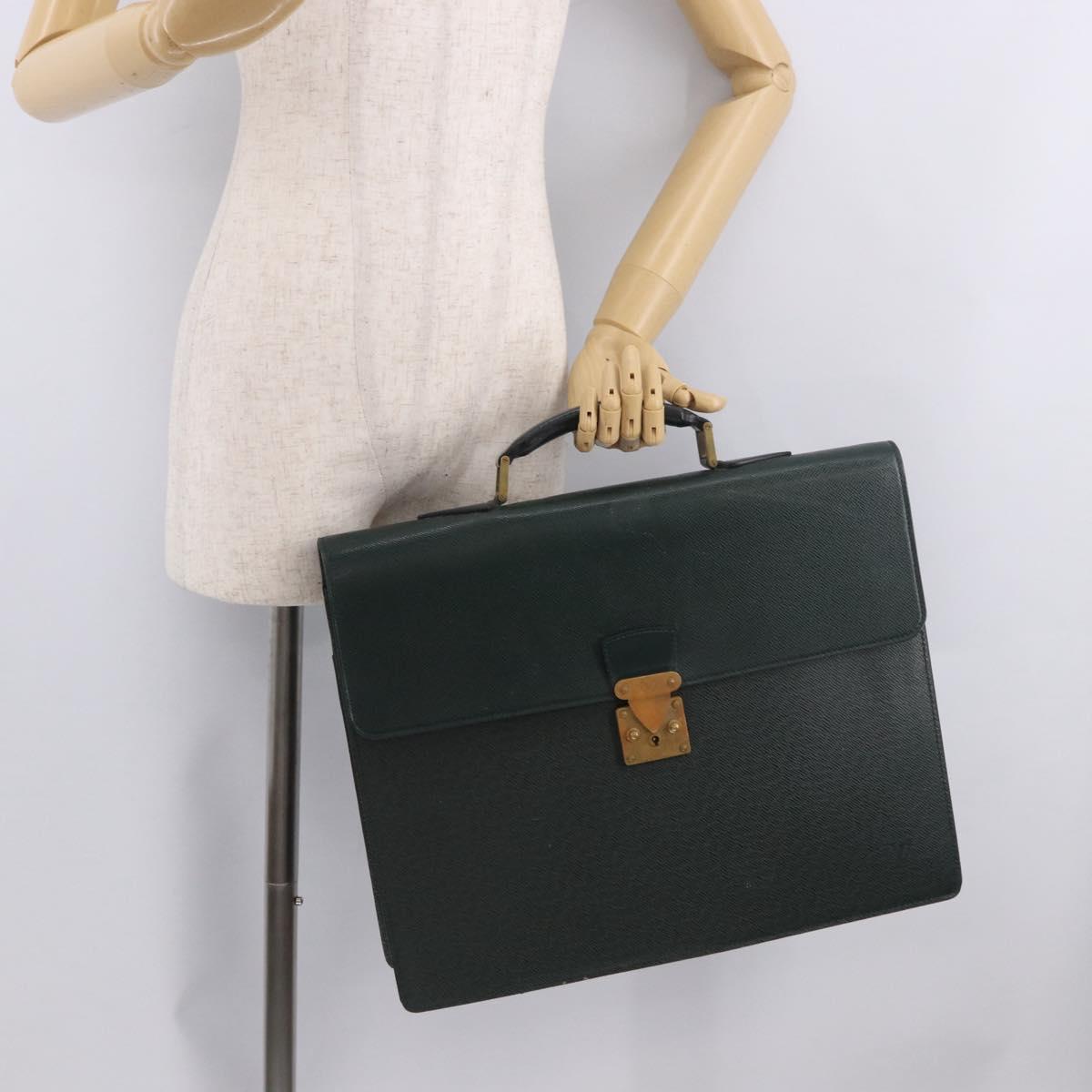 LOUIS VUITTON Taiga Robusto 2 Hand Bag Epicea M3104P LV Auth 188346