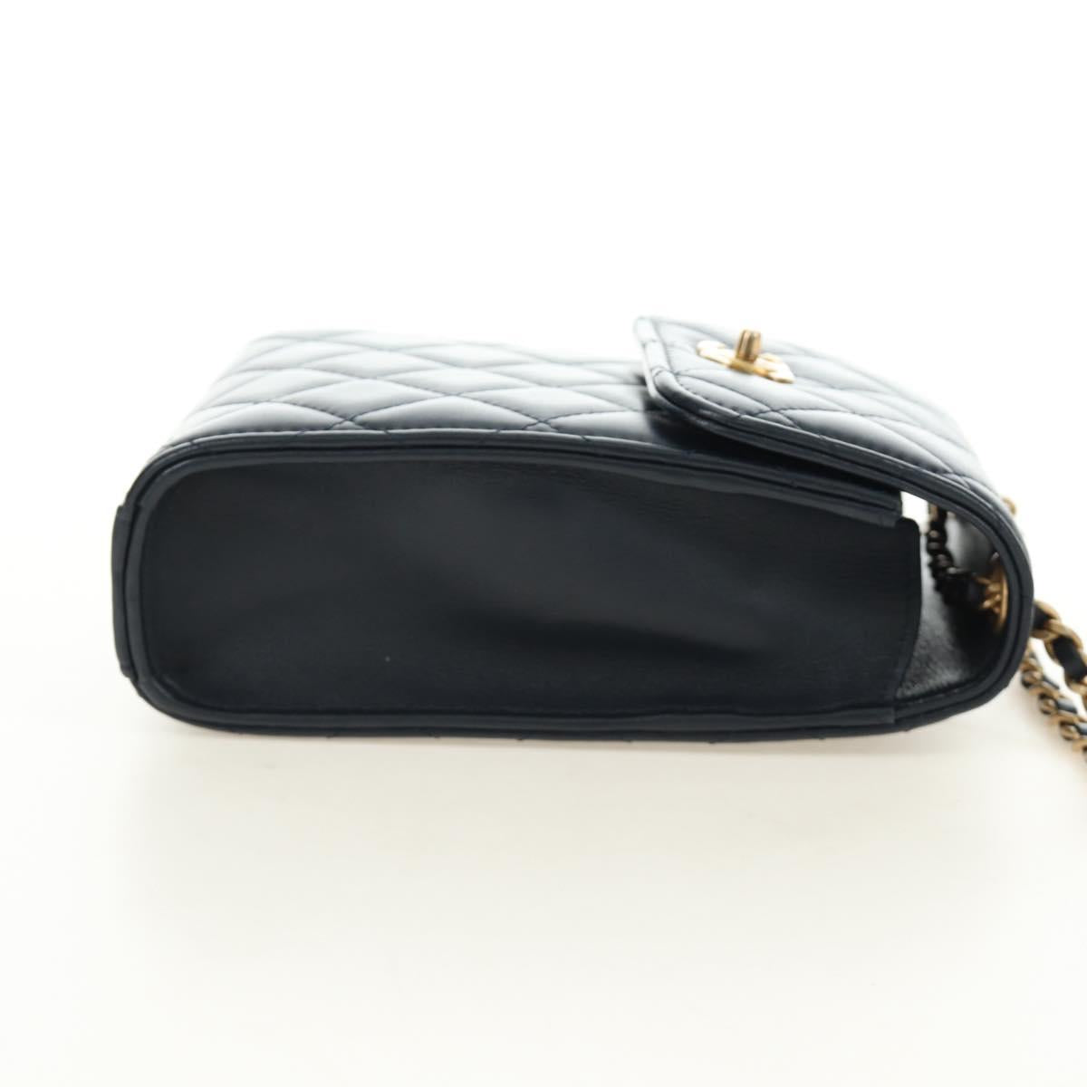 CHANEL Matelasse Chain Shoulder Bag Leather Navy Gold CC Auth 188933SAM