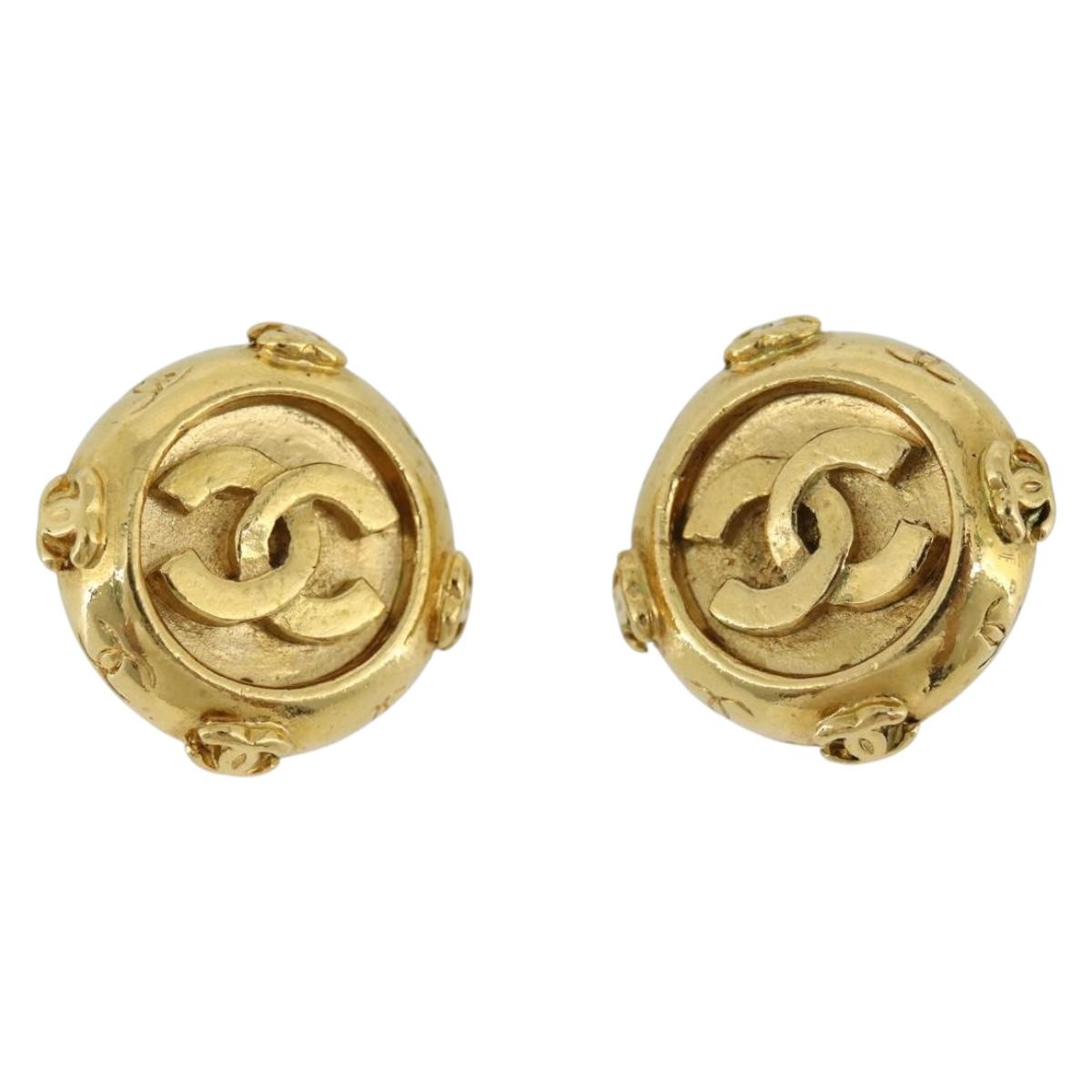 CHANEL Earring Metal Gold Tone CC Auth 189402M