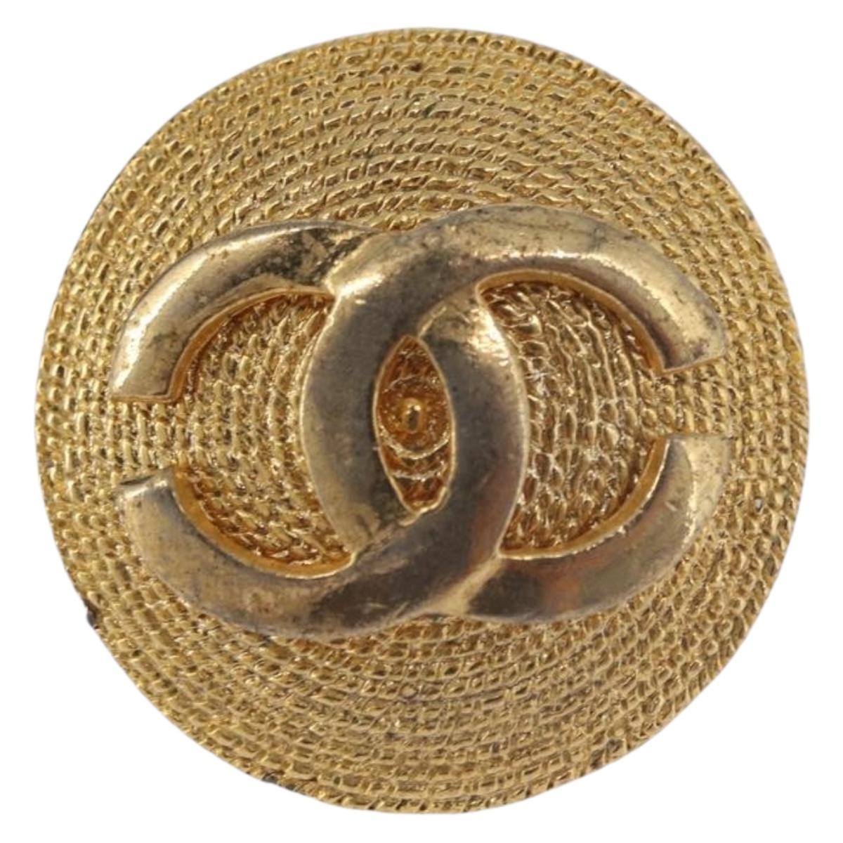 CHANEL Earring Metal Gold Tone CC Auth 189408