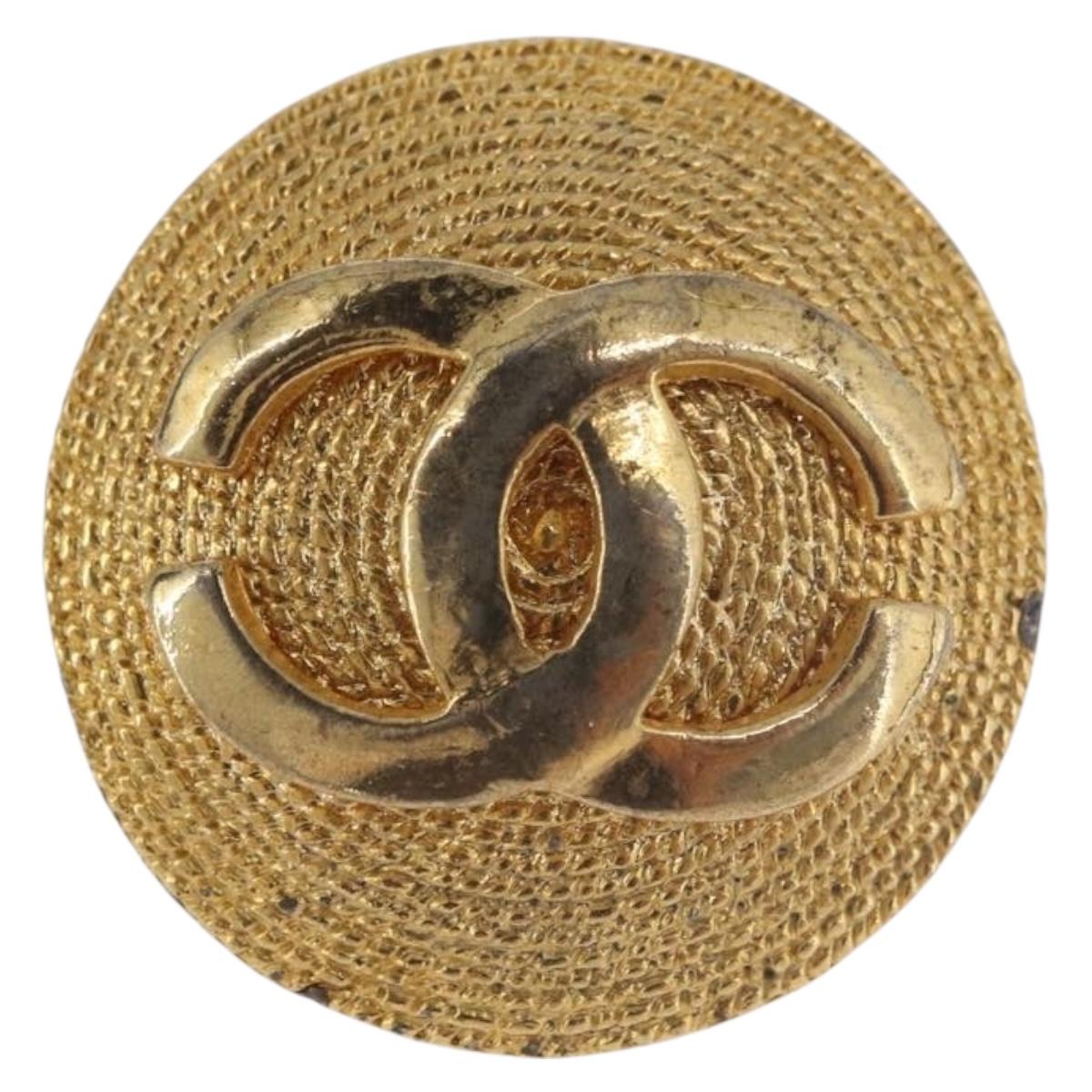 CHANEL Earring Metal Gold Tone CC Auth 189408
