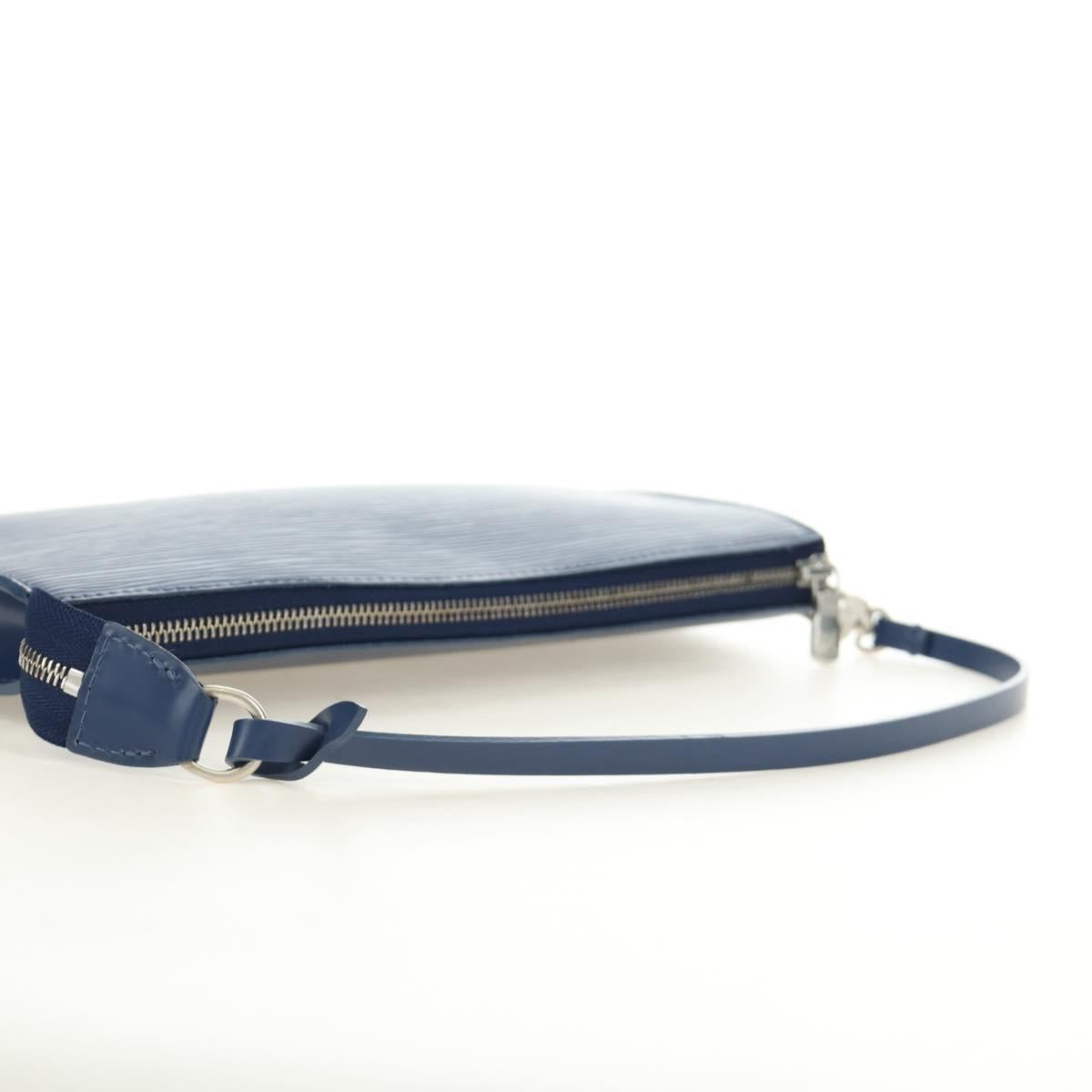LOUIS VUITTON Epi Pochette Accessoires Pouch Blue M52945 LV Auth 189654V